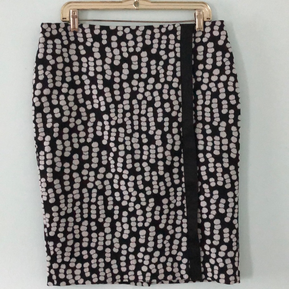 Ann Taylor Patterned Midi Pencil Skirt - 12